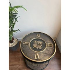 Center Clock Table E146